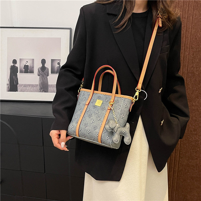 This year's popular women's 2025 new fashion European and American letters presbyted vegetable basket women's bag portable shoulder diagonal women's bag