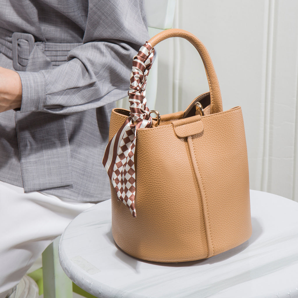 Small Bucket Bag Women's High-End Bag 2024 New Niche Vegetable Basket Women's Bag Super Hot Satchel Crossbody Bag Summer