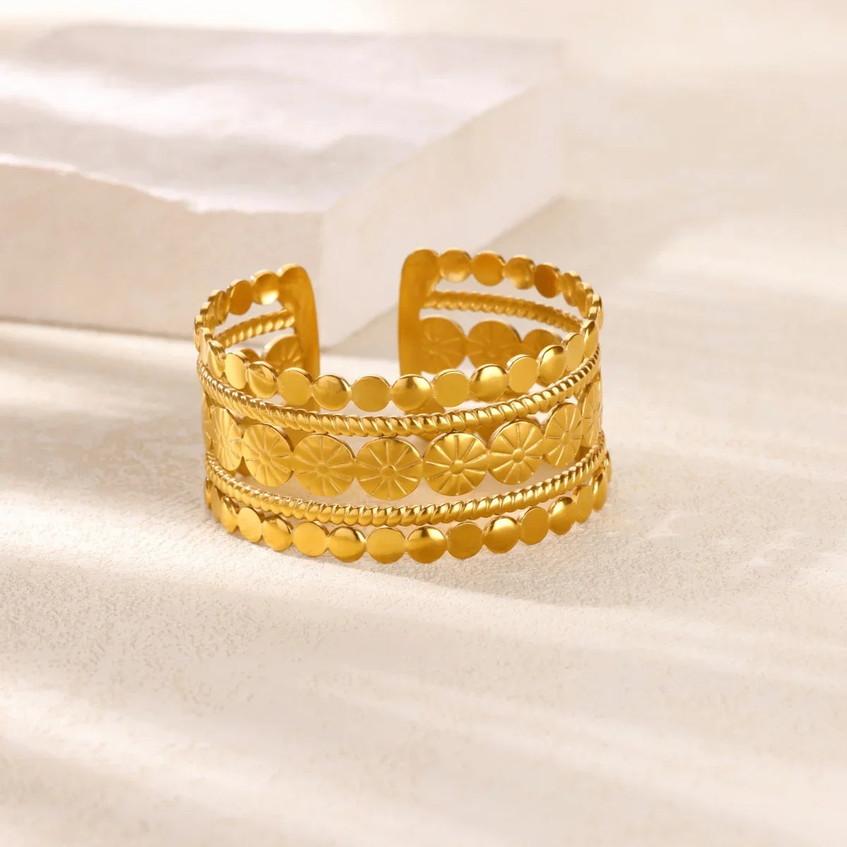 Bracelet à fleurs délicates en acier inoxydable, couleur or, manchette ouverte pour femmes, bijoux de mariage, accessoires de fête de vacances, cadeaux